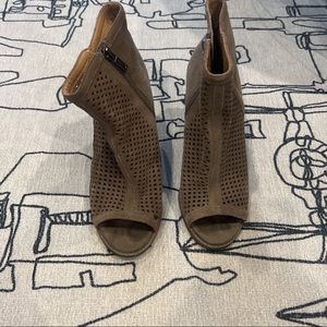 Cute lucky brand heels
